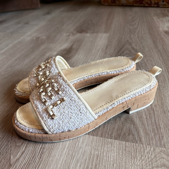 Authentic Chanel 21C Signature White Chain Tweed Cork Mule Slides Size 39 - Picture 2 of 9